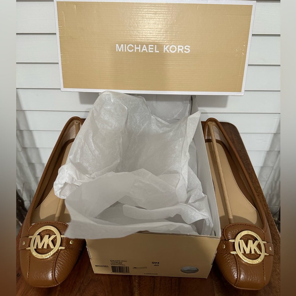BRAND NEW- MICHAEL Michael Kors Fulton Moc, Size:9 Material:Leather